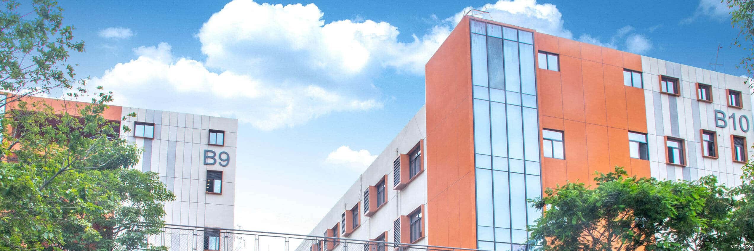 联系点点taptap论坛